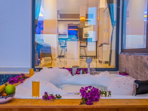  gece  -  Kasım
  | Kalkan Kördere’de Deniz Manzaralı Balayı Villası | Jakuzili, Hamamlı ve Isıtmalı Havuzlu